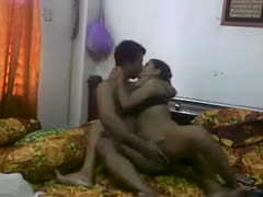 Horn-mad amateur An Indian couple is open to working exercise while weenie riding.